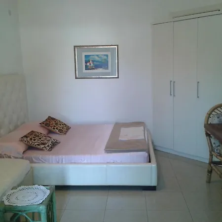 Collins Apartments Pula Room photo